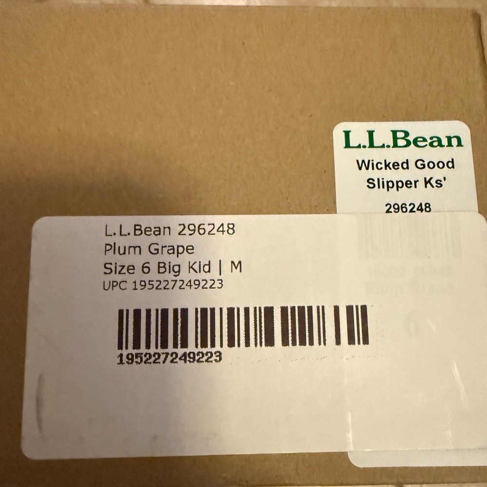 L.L. BEAN big kids Wicked Good Slippers - Picture 16 of 16